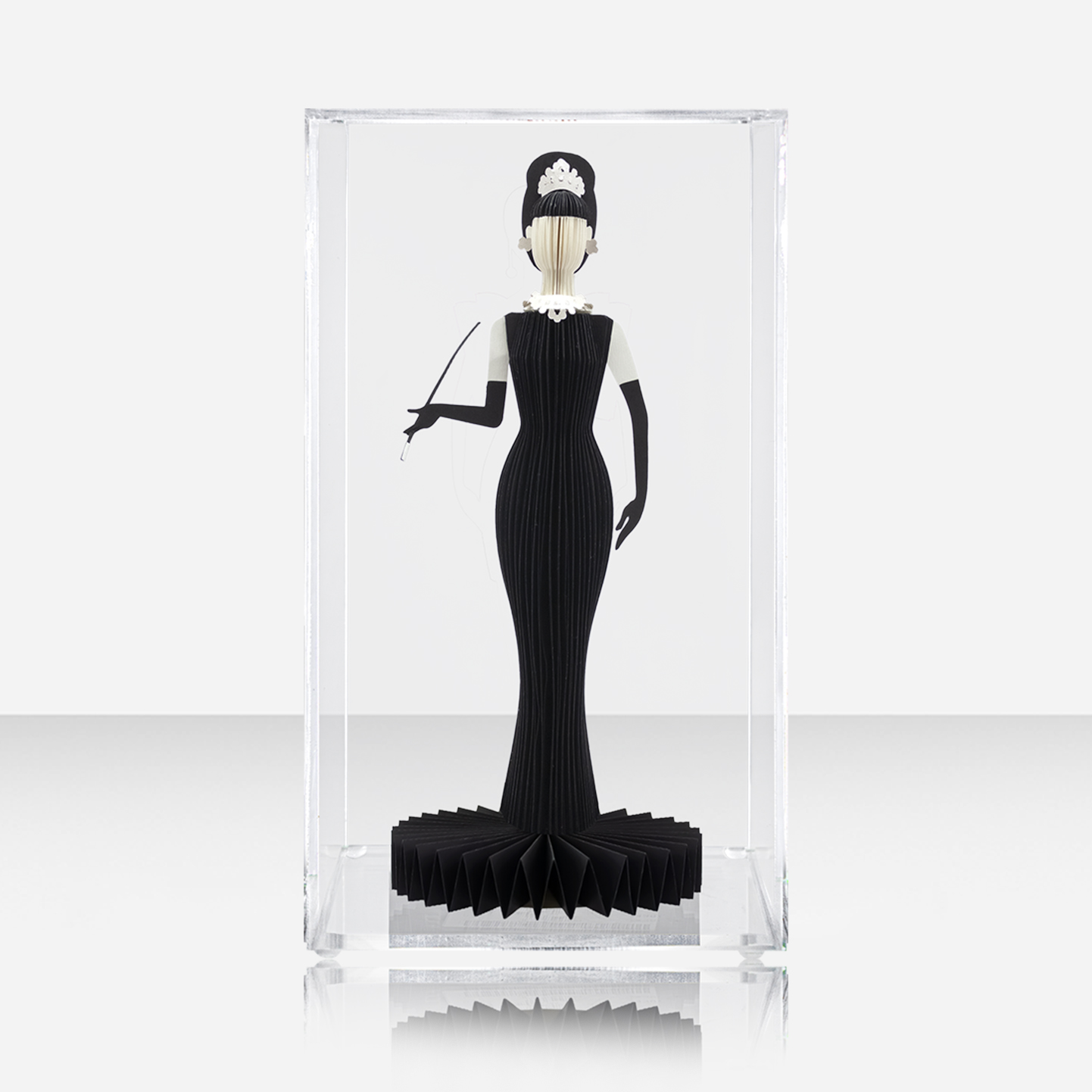 Escultura Audrey Hepburn - 18x26 cm | Leila Nishi