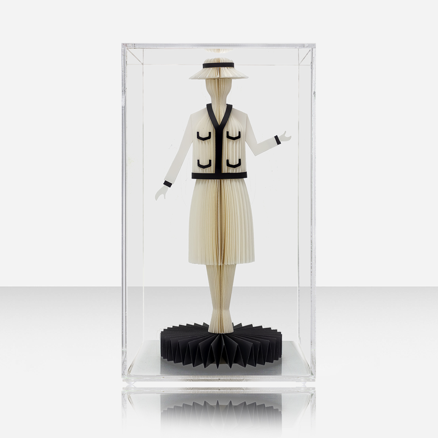 Escultura Mademoiselle Chanel - 18x26 cm | Leila Nishi