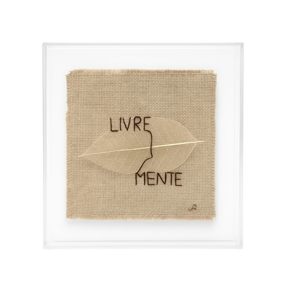 Quadro Bordado Livremente - 20x20 cm